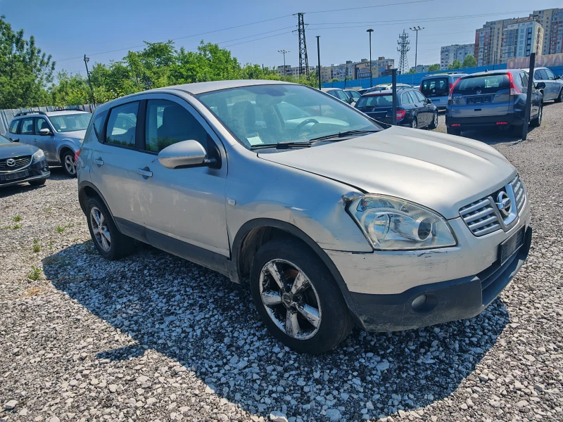 Nissan Qashqai 1.5dCi, снимка 9 - Автомобили и джипове - 51659143