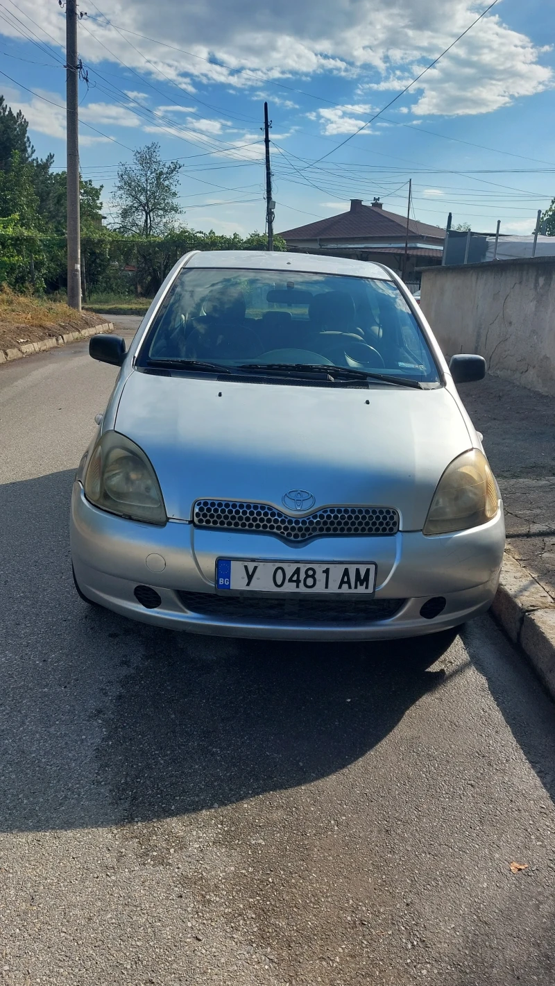 Toyota Yaris 1.0I, снимка 3 - Автомобили и джипове - 48261898