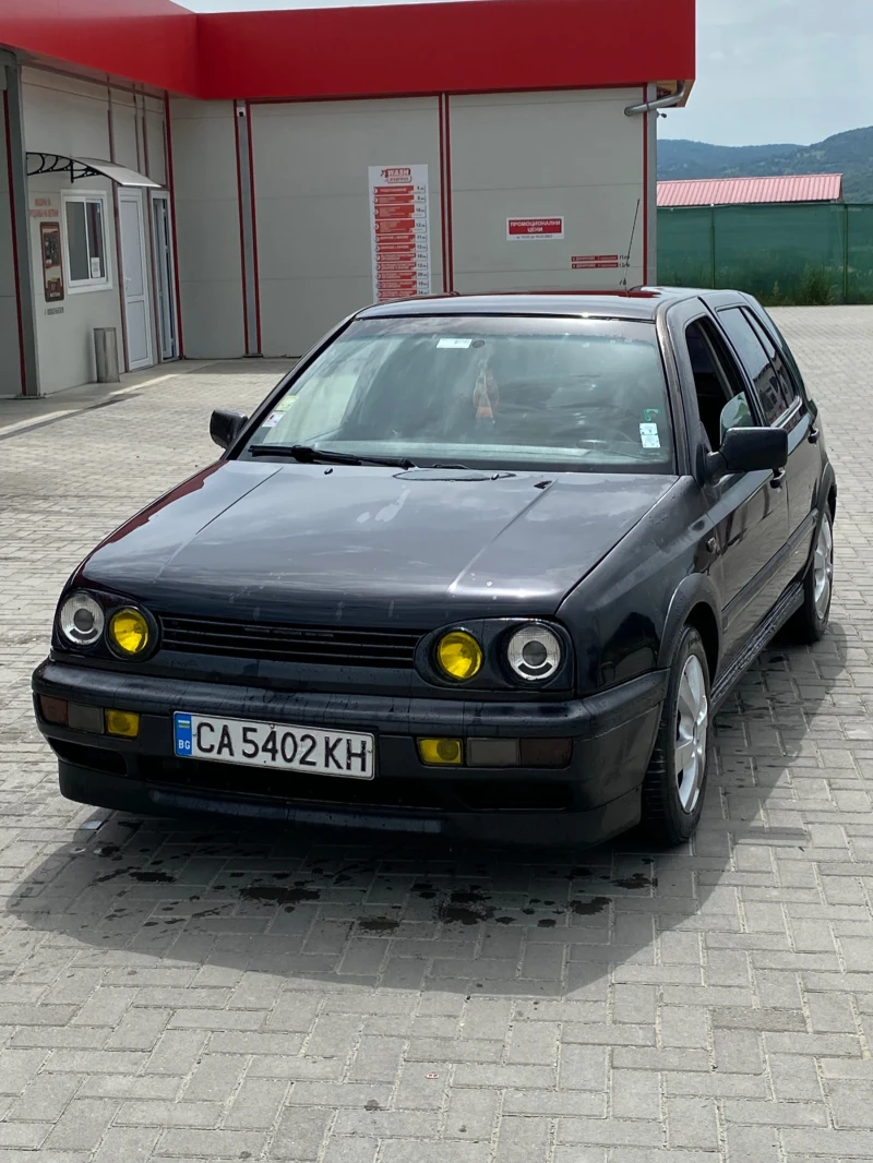 VW Golf 1.6 101, снимка 8 - Автомобили и джипове - 48415562