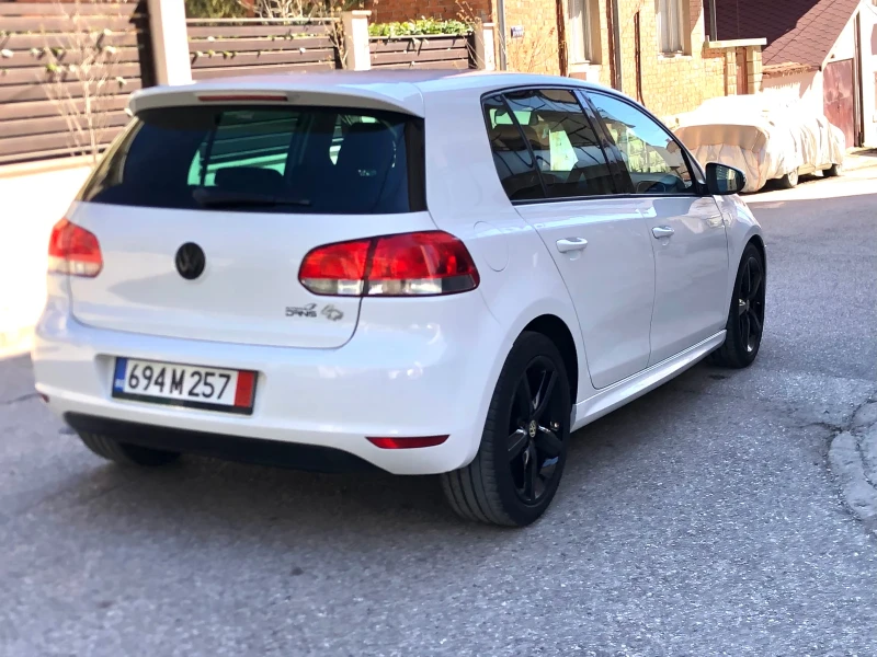 VW Golf GT 1.6TDI, снимка 4 - Автомобили и джипове - 49527356