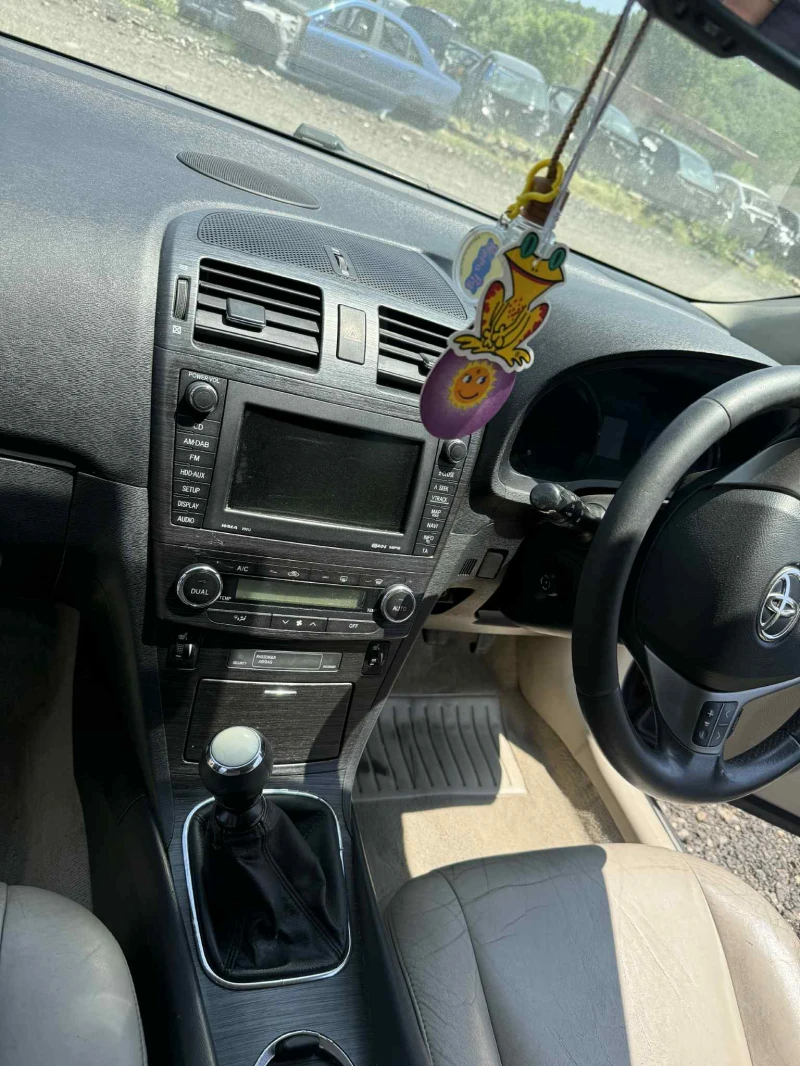 Toyota Avensis 2. 0 D-4D 126kс, снимка 6 - Автомобили и джипове - 52982445
