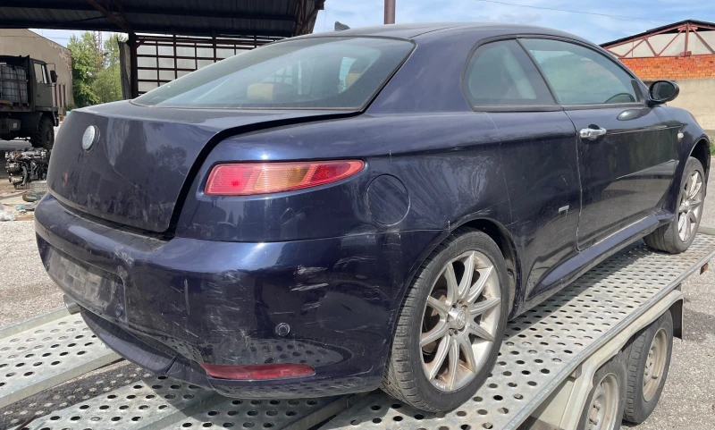 Alfa Romeo Gt 1.9 jtd, снимка 3 - Автомобили и джипове - 51609312