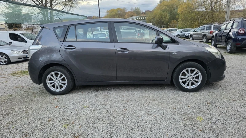 Toyota Verso 1.6i, снимка 5 - Автомобили и джипове - 52298548