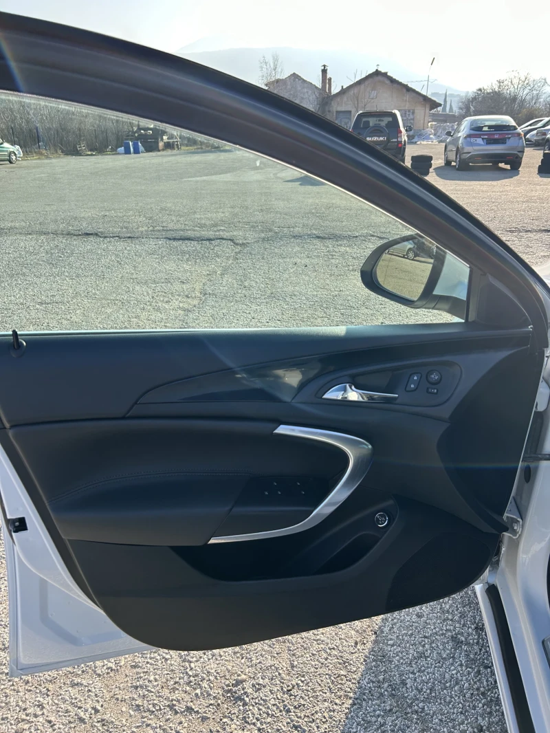 Opel Insignia Facelift 2.0cdti 163 hp Xenon Navi, снимка 17 - Автомобили и джипове - 53164268