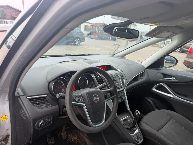 Opel Zafira Tourer 2.0CDTI 6+ 1 EURO 5, снимка 13 - Автомобили и джипове - 53381444