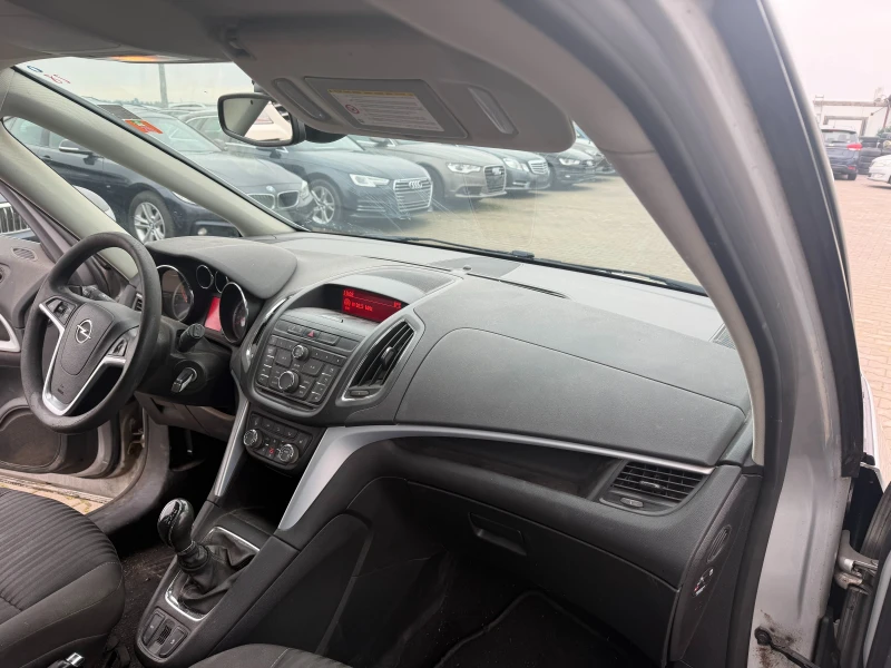 Opel Zafira Tourer 2.0CDTI 6+ 1 EURO 5, снимка 12 - Автомобили и джипове - 53381444