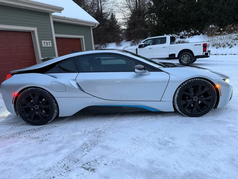 BMW i8 * 2dr Cpe * CARFAX * БЕЗ ПЪРВОНАЧАЛНА ВНОСКА, снимка 5 - Автомобили и джипове - 53463782