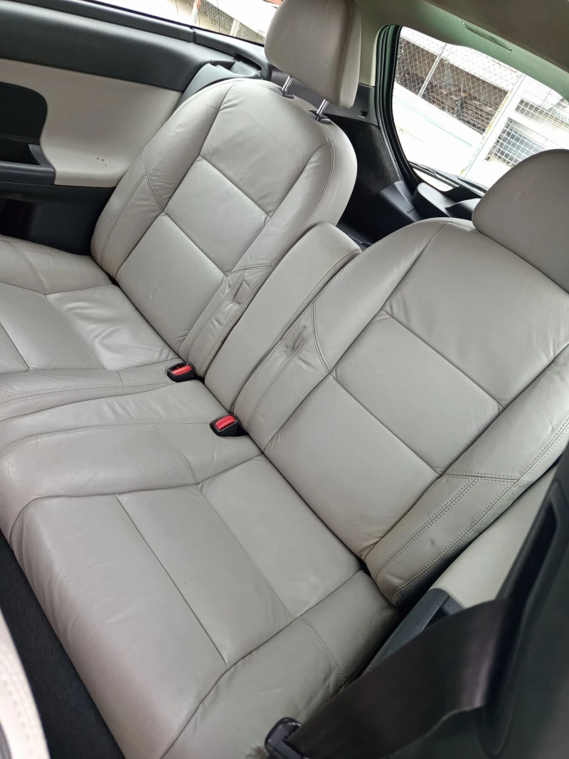 Volvo C30 D5 R-Design Автоматик, снимка 15 - Автомобили и джипове - 53563326