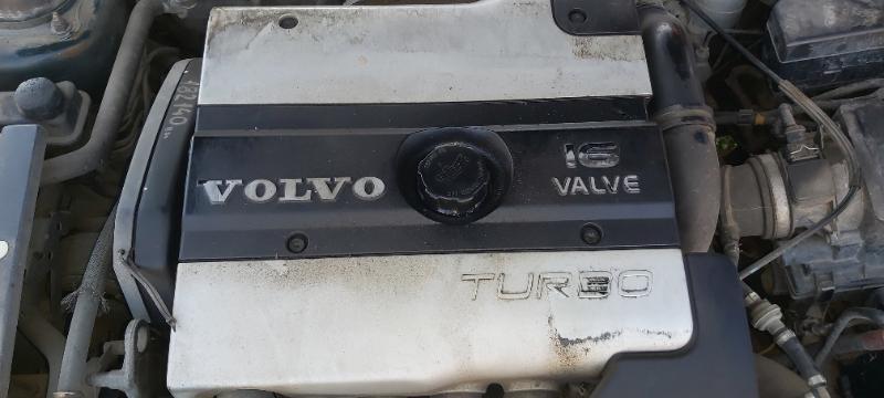 Volvo V40, снимка 9 - Автомобили и джипове - 42696211