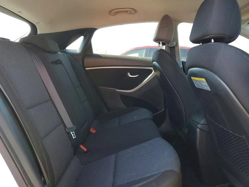 Hyundai Elantra 2.0L 4 Front Wheel Drive, снимка 10 - Автомобили и джипове - 53686626