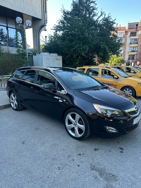Opel Astra Sport Tourer LPG, снимка 7 - Автомобили и джипове - 55890075