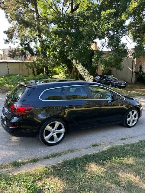 Opel Astra Sport Tourer LPG, снимка 3 - Автомобили и джипове - 55890075
