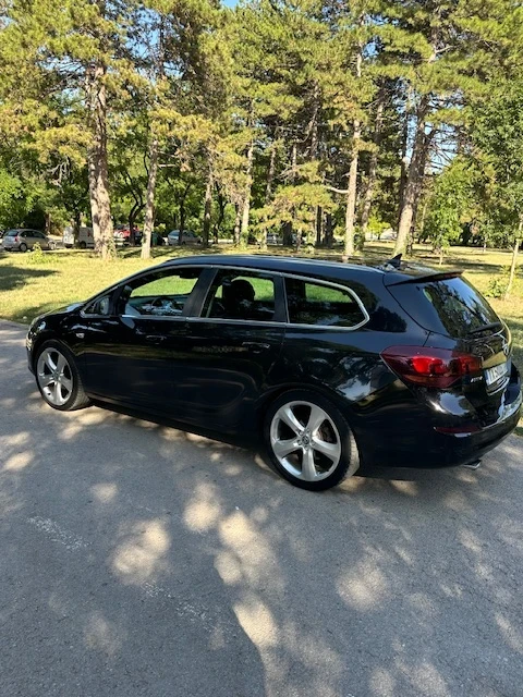 Opel Astra Sport Tourer LPG, снимка 4 - Автомобили и джипове - 55890075