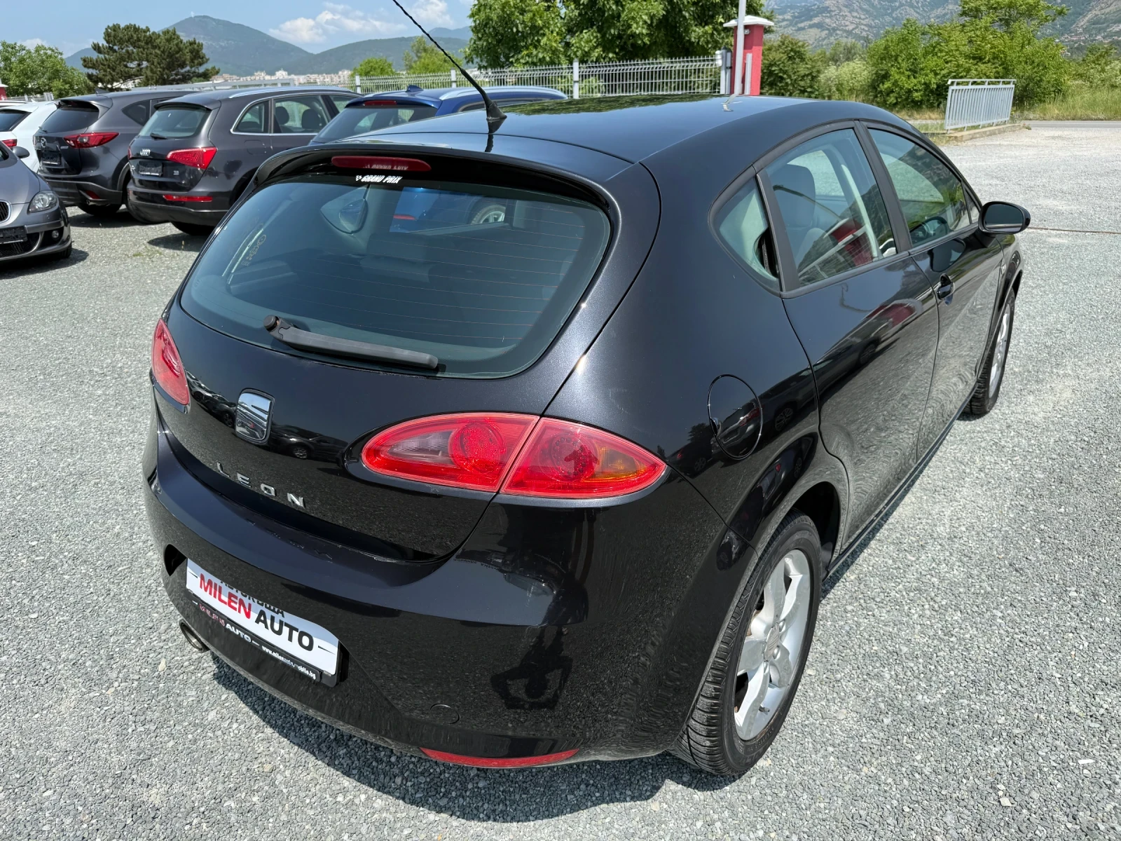 Seat Leon (KATO НОВА) - изображение 6