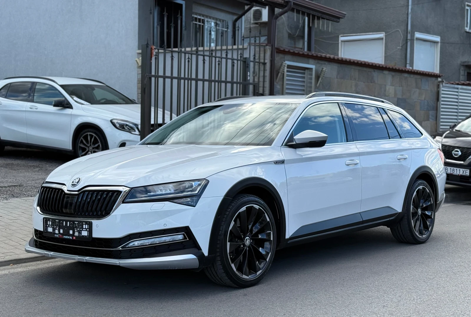 Skoda Superb 2.0 TSI SCOUT 4X4 Внос Швейцария - изображение 2