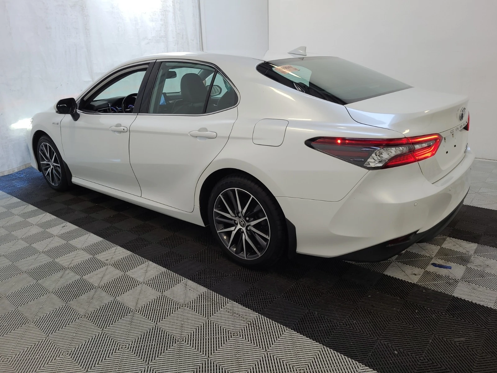 Toyota Camry XLE * * CARFAX * * АВТО КРЕДИТ * *  - изображение 6