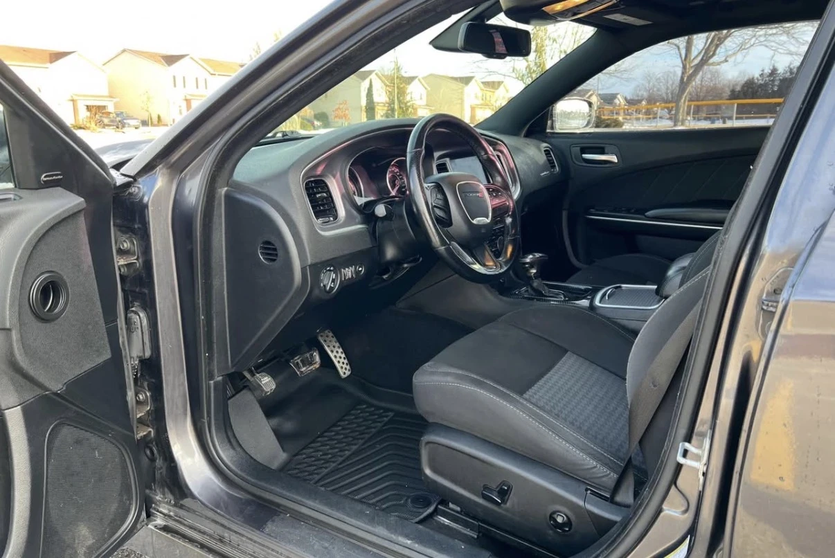 Dodge Charger 5.7 HEMI | Blind Spot | Carplay | Carfax |  - изображение 9