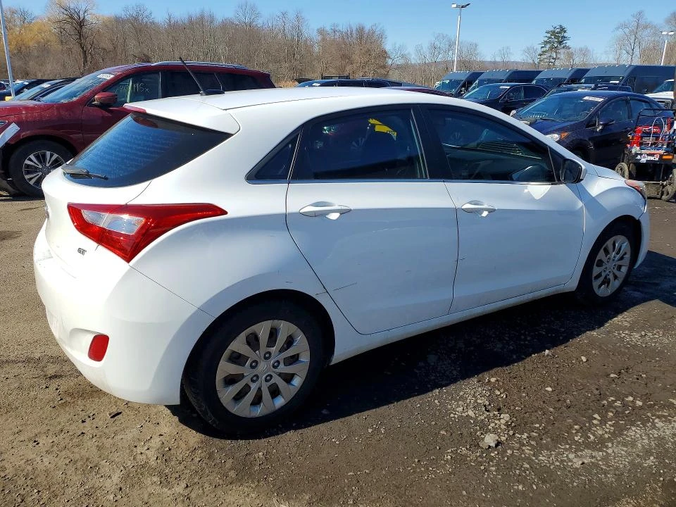Hyundai Elantra 2.0L 4 Front Wheel Drive | Mobile.bg � ����������� 3