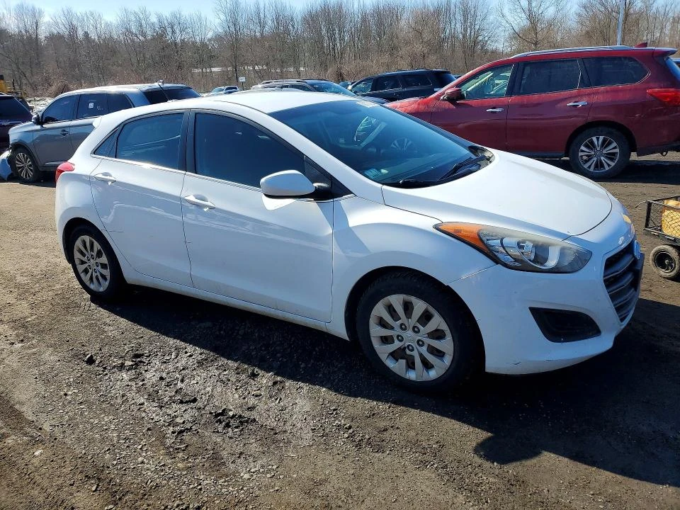 Hyundai Elantra 2.0L 4 Front Wheel Drive | Mobile.bg � ����������� 4