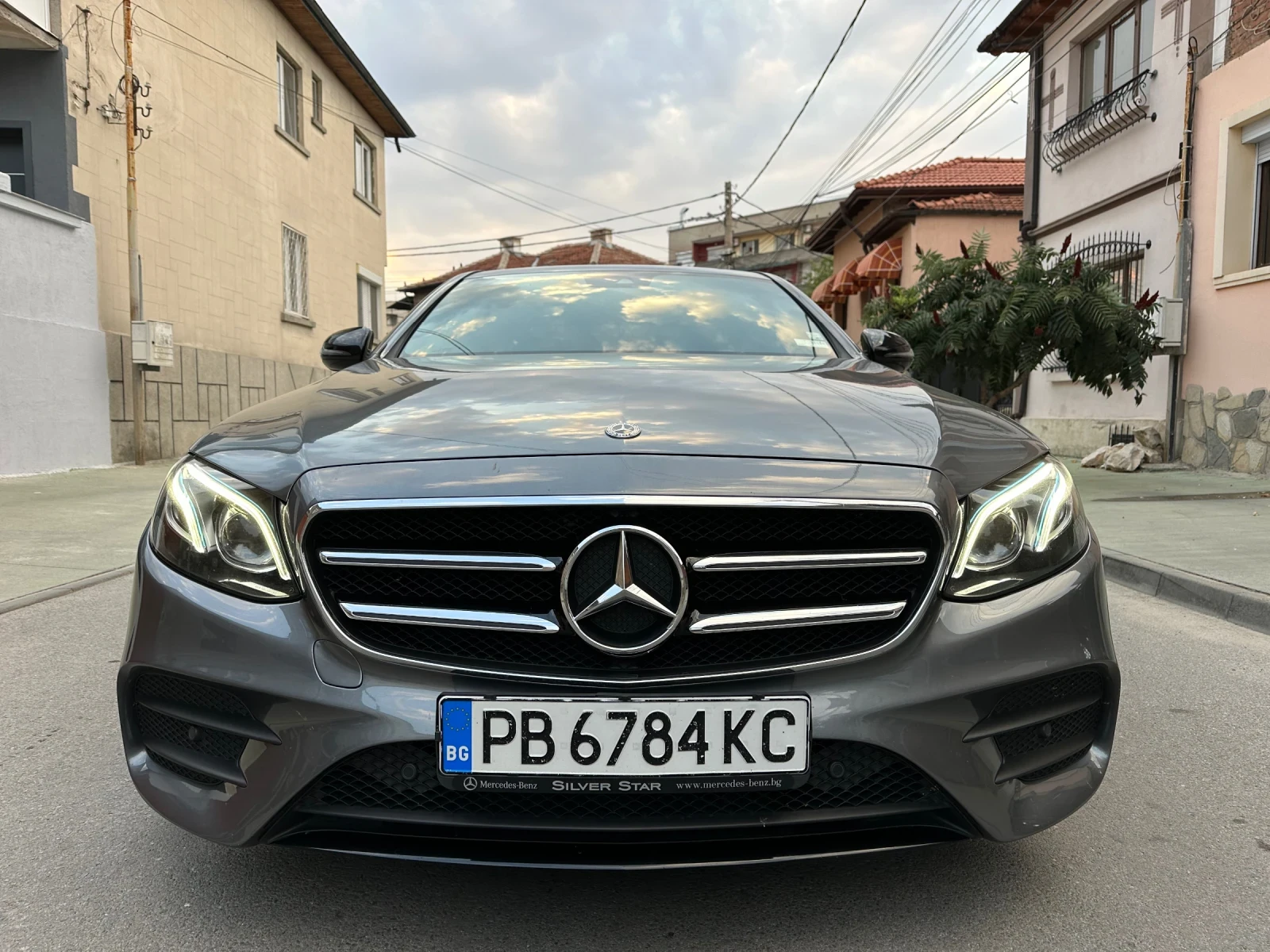 Mercedes-Benz E 220 d 4matic, снимка 7 - Автомобили и джипове - 53916712