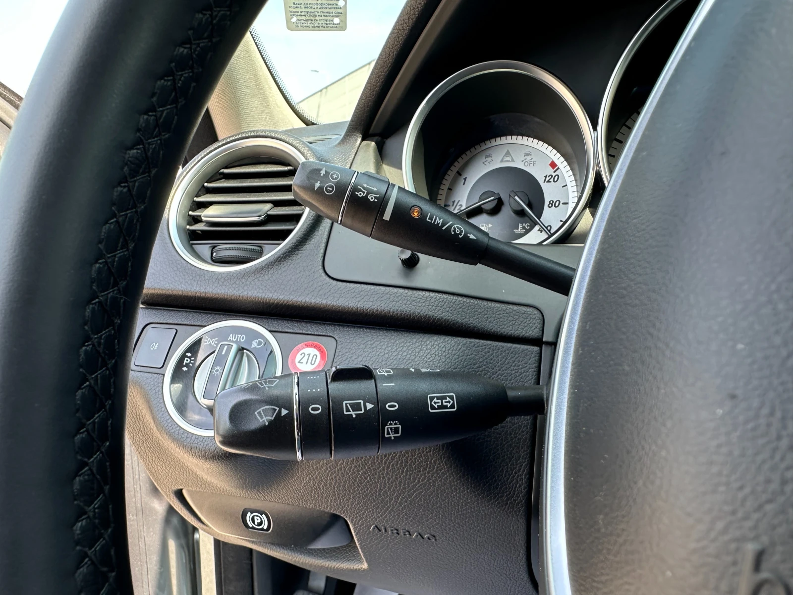 Mercedes-Benz C 250 4Matic, снимка 17 - Автомобили и джипове - 54364102