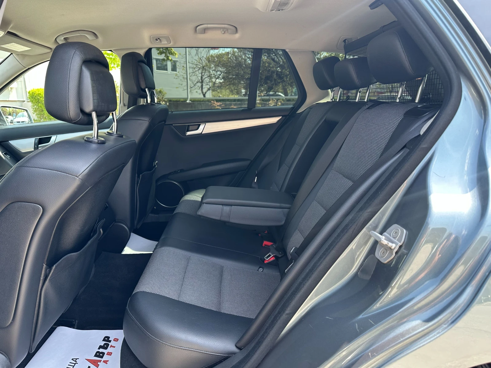 Mercedes-Benz C 250 4Matic, снимка 10 - Автомобили и джипове - 54364102