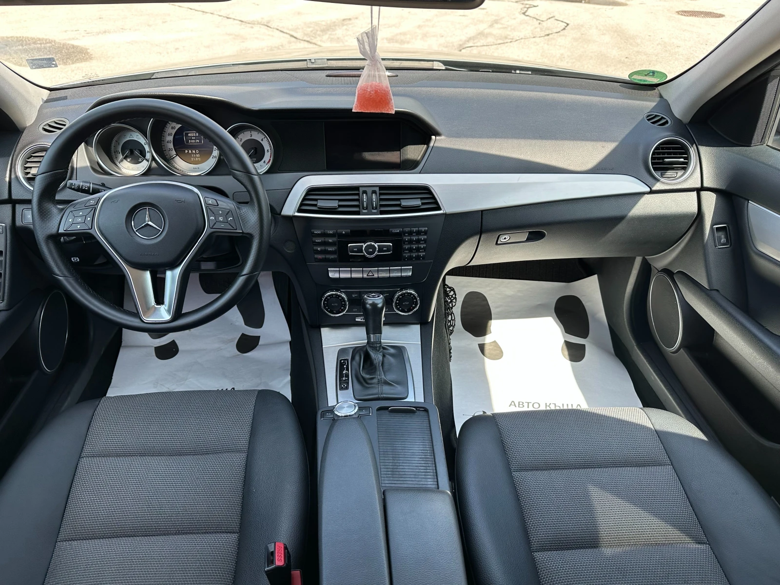 Mercedes-Benz C 250 4Matic, снимка 11 - Автомобили и джипове - 54364102