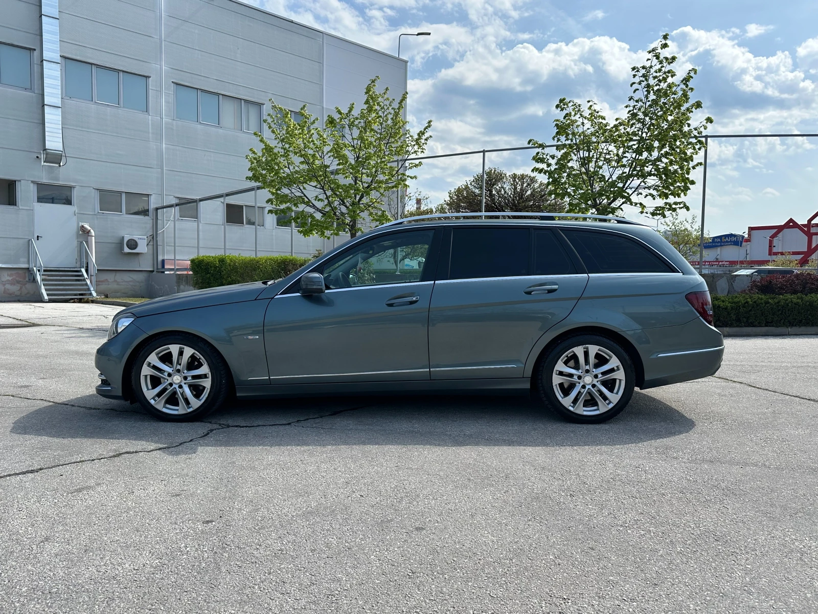 Mercedes-Benz C 250 4Matic, снимка 2 - Автомобили и джипове - 54364102