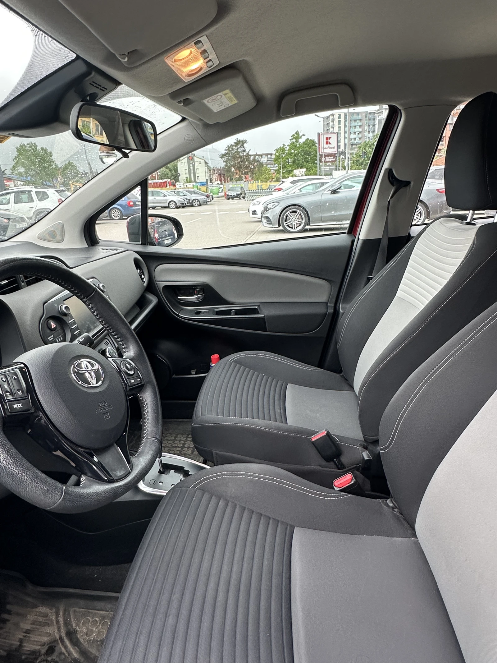 Toyota Yaris, снимка 6 - Автомобили и джипове - 54575389