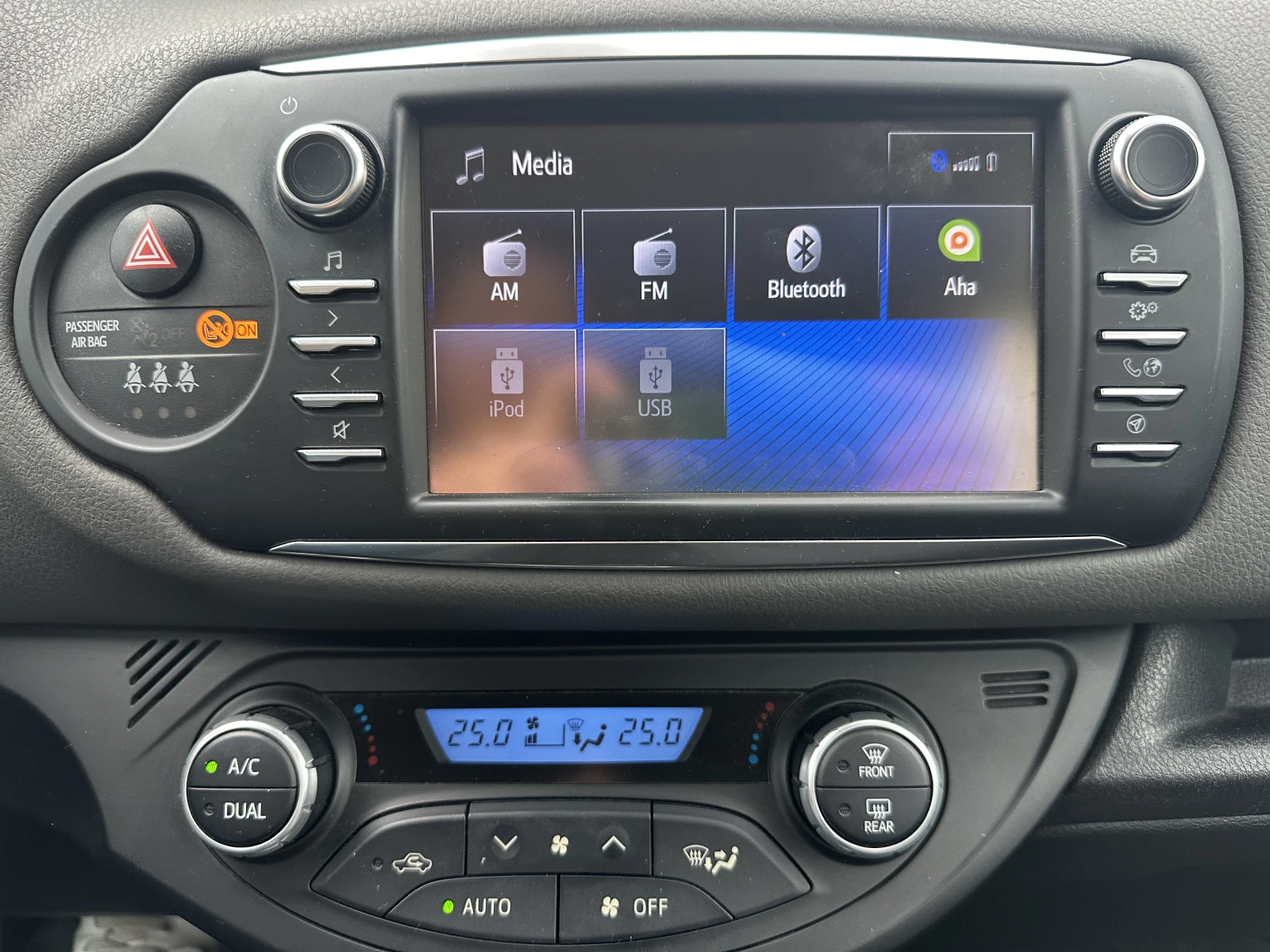 Toyota Yaris, снимка 10 - Автомобили и джипове - 54575389