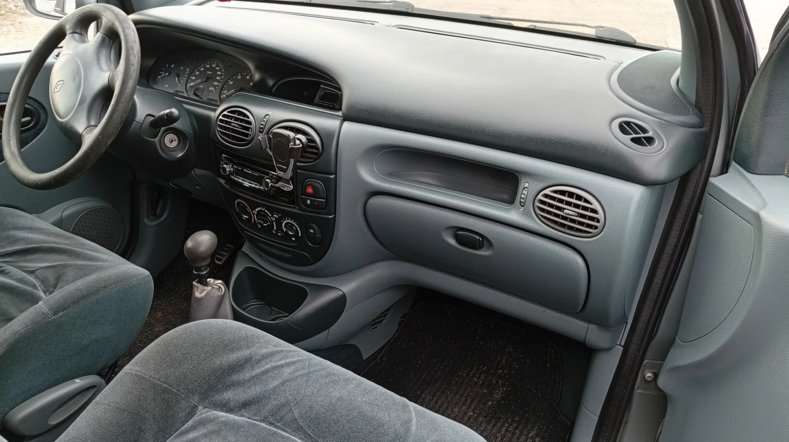 Renault Scenic Ван , снимка 6 - Автомобили и джипове - 55081107
