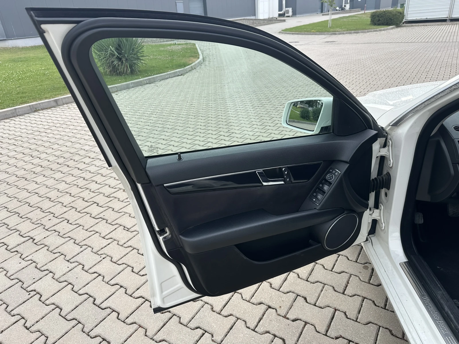 Mercedes-Benz C 220  2.2CDI Автомат, снимка 13 - Автомобили и джипове - 55256656