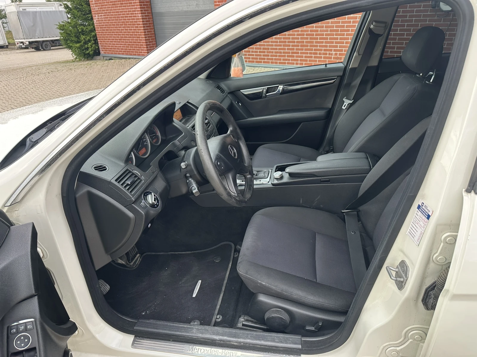 Mercedes-Benz C 220  2.2CDI Автомат, снимка 15 - Автомобили и джипове - 55256656