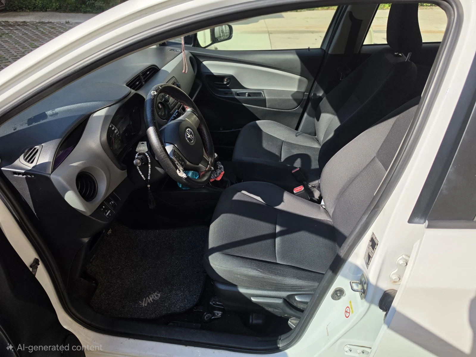 Toyota Yaris 1.0, снимка 6 - Автомобили и джипове - 55350703