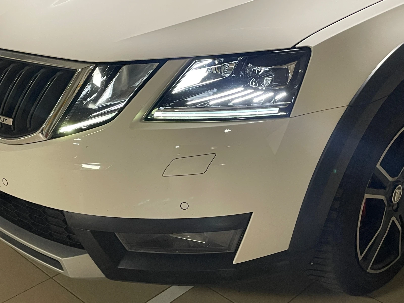 Skoda Octavia 2.0TDI 4x4 Automatic , снимка 13 - Автомобили и джипове - 55457658