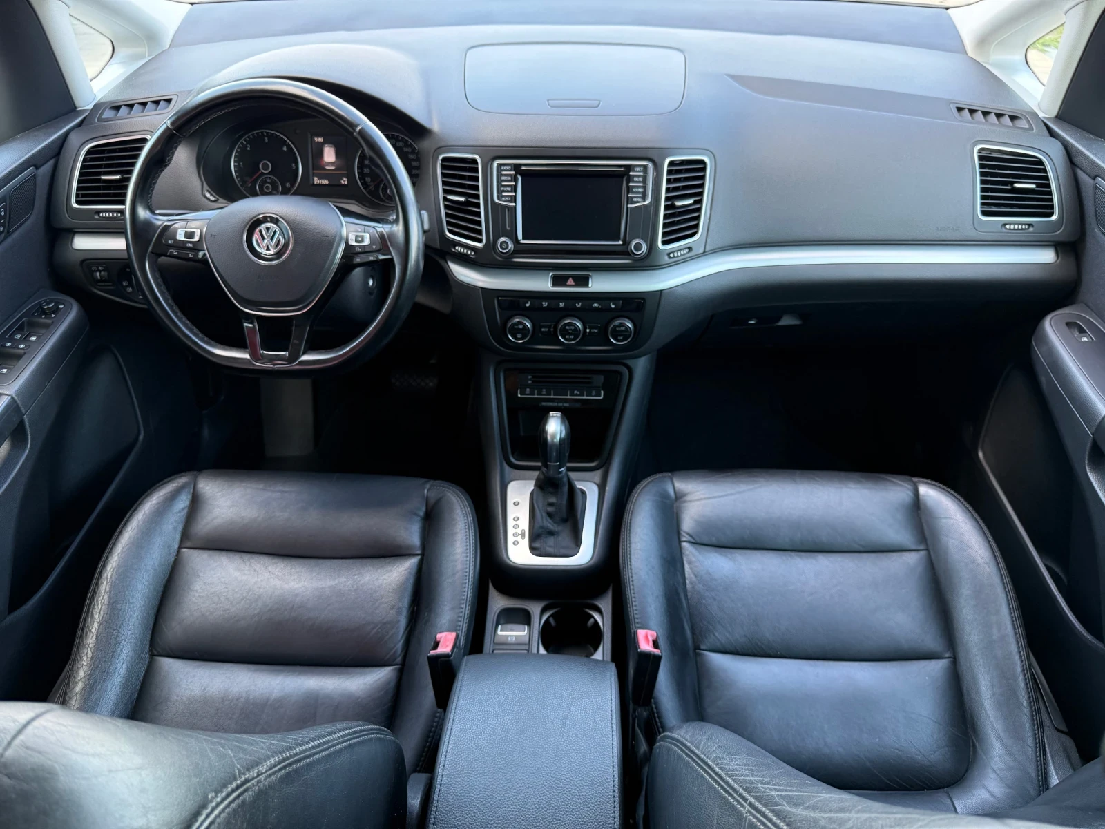 VW Sharan 2.0 TDI 150к.с FACELIFT / 6+ 1 / KOJA / NAVI , снимка 8 - Автомобили и джипове - 55397376