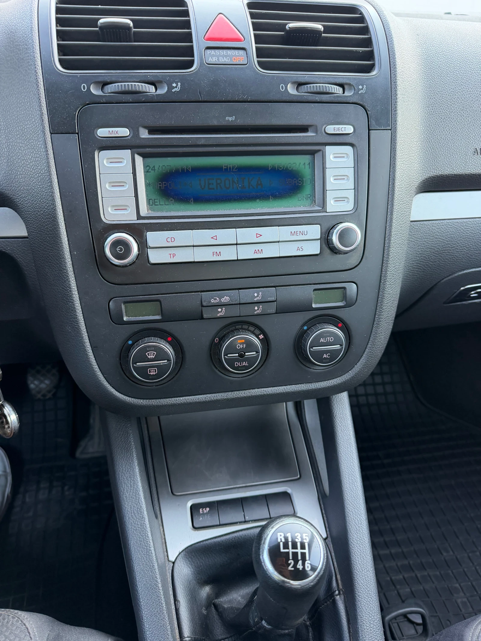 VW Golf 2.0 140 КОНЯ, снимка 10 - Автомобили и джипове - 55771508