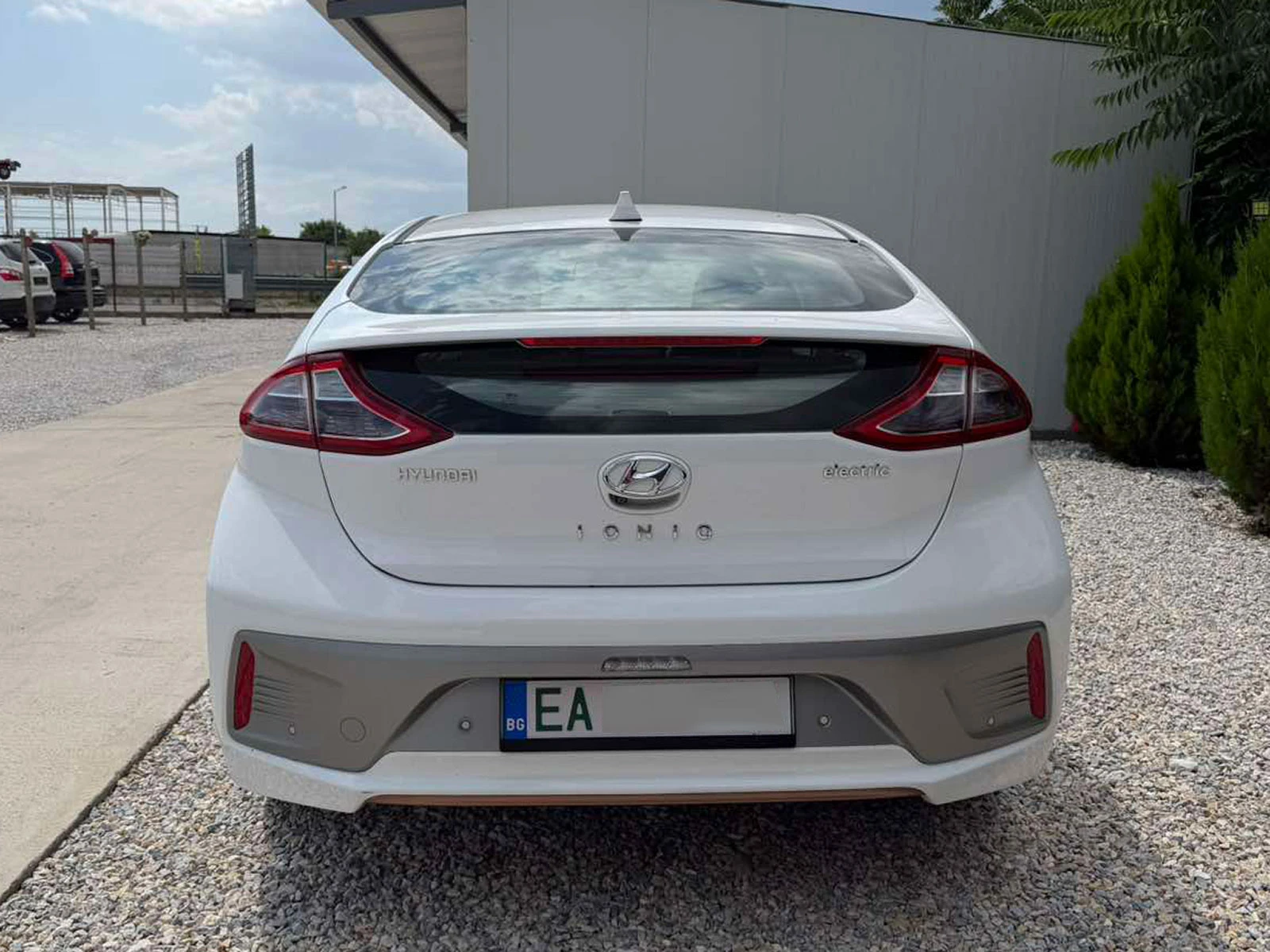 Hyundai Ioniq Premium, снимка 7 - Автомобили и джипове - 55989763