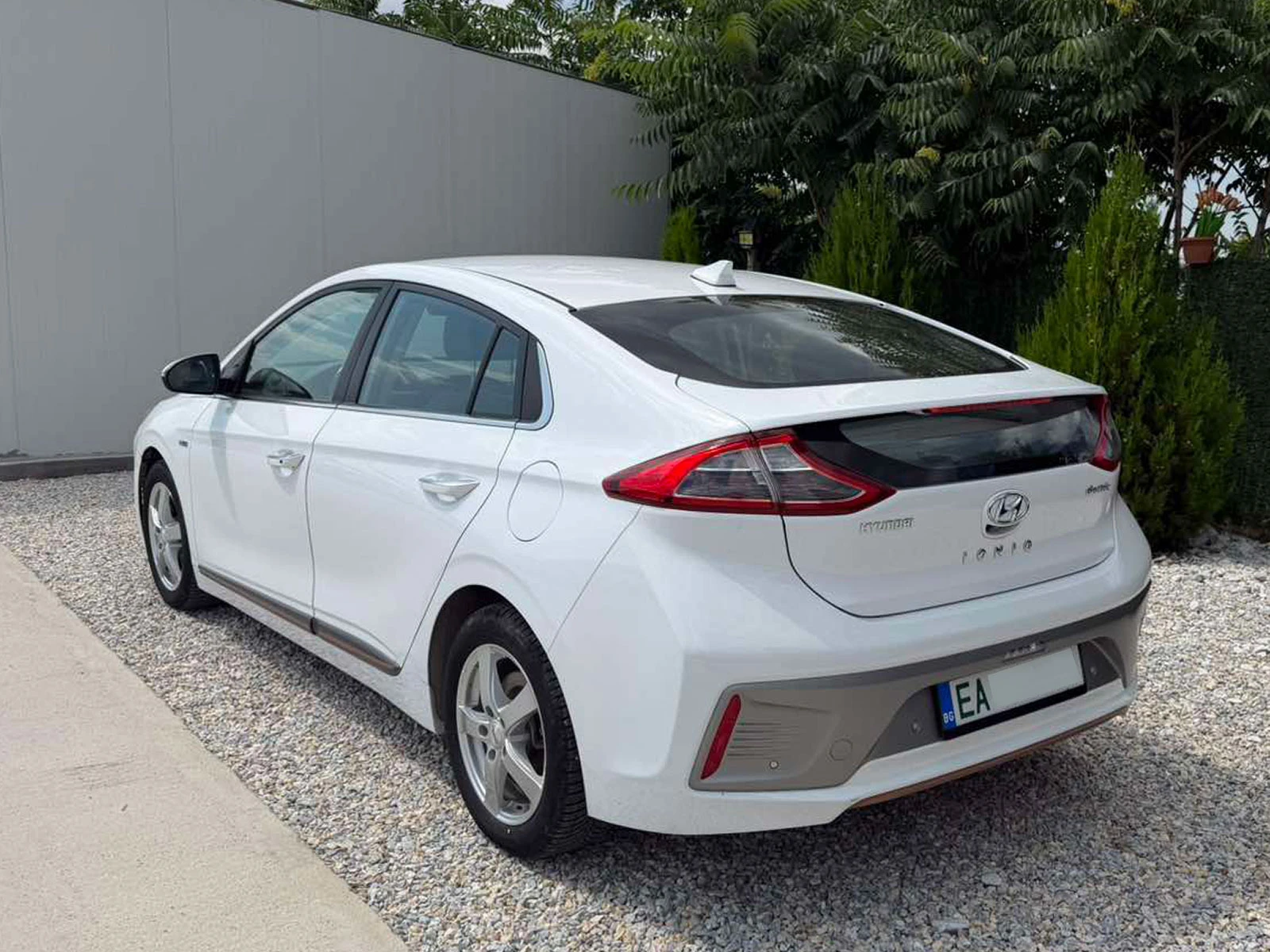 Hyundai Ioniq Premium, снимка 6 - Автомобили и джипове - 55989763