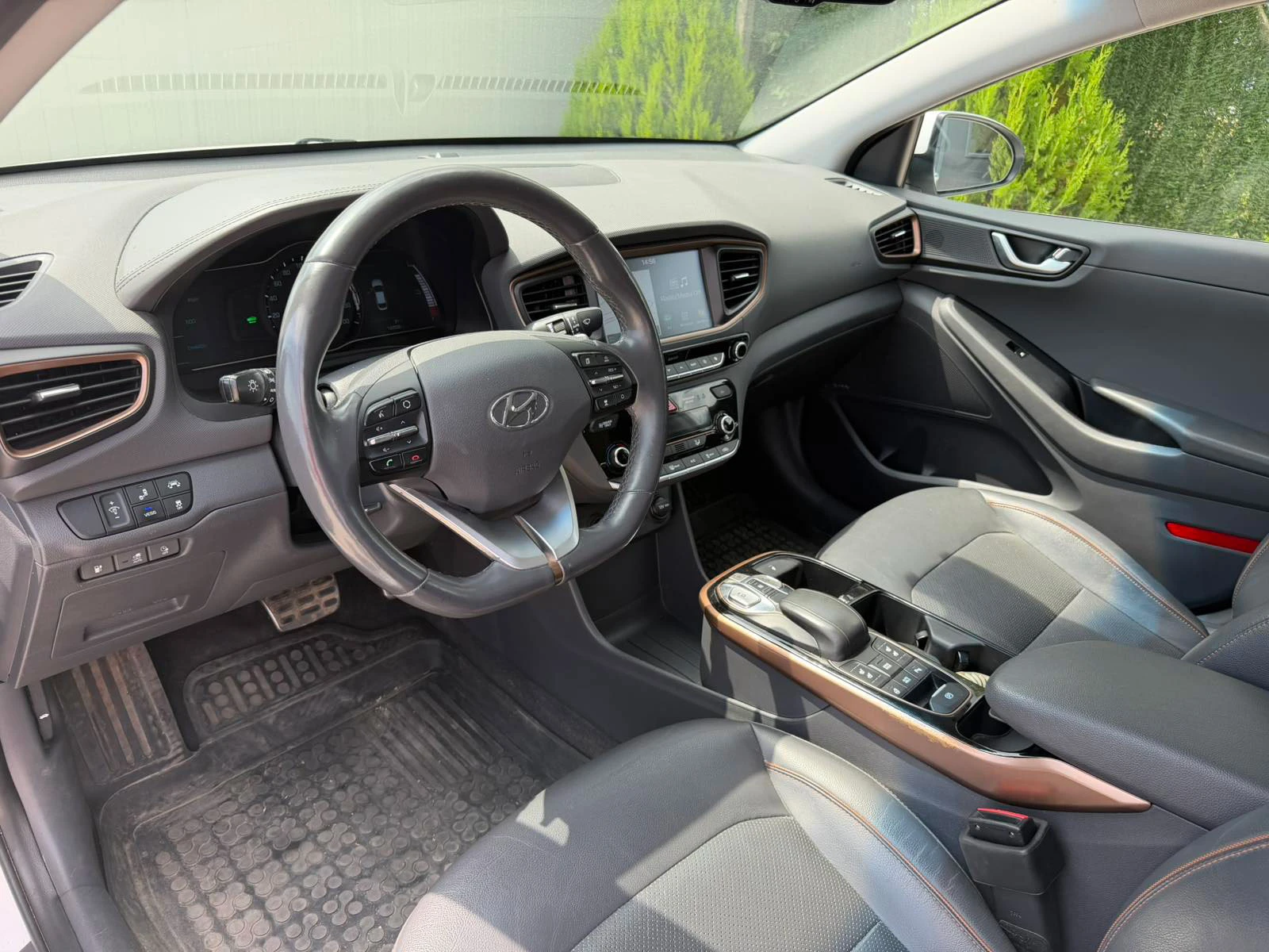 Hyundai Ioniq Premium, снимка 10 - Автомобили и джипове - 55989763
