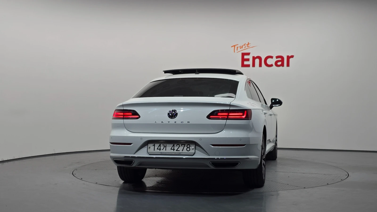 VW Arteon 2.0 TDI Premium | Шибедах | LED | HUD, снимка 4 - Автомобили и джипове - 56068346