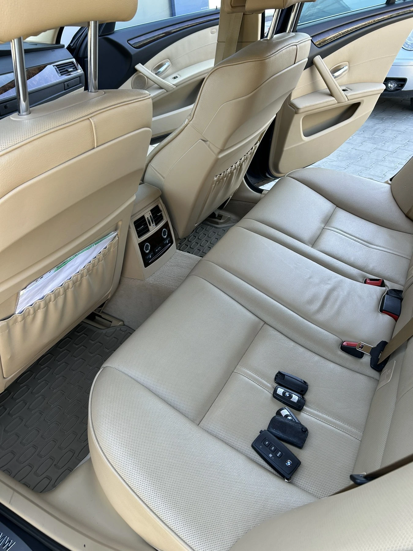 BMW 530 E61 Facelift, снимка 12 - Автомобили и джипове - 56160046