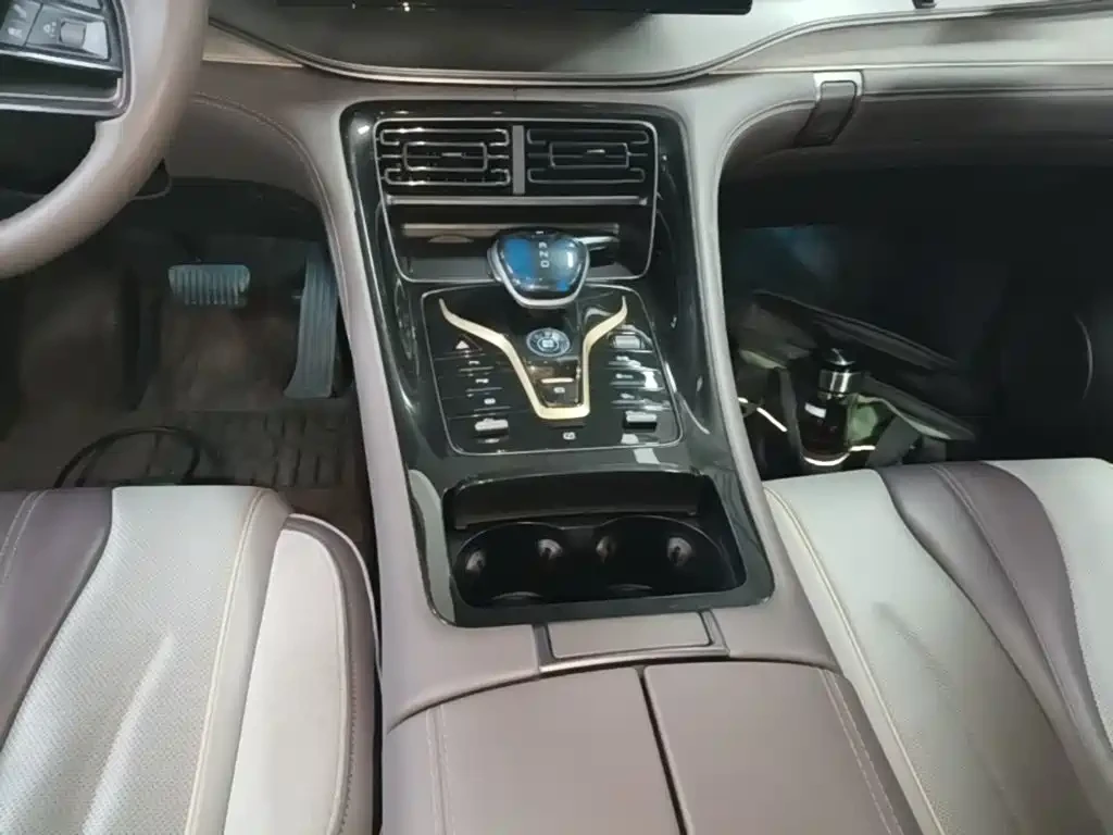 BYD Sealion 7 Frigate 07 2023 DM-i 205KM Flagship | Mobile.bg � ����������� 11