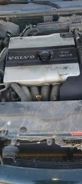 Volvo V40, снимка 10 - Автомобили и джипове - 42696211