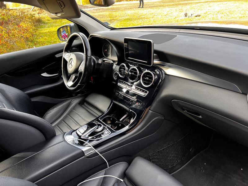 Mercedes-Benz GLC 250 4 MATIC Обслужена 2022, снимка 9 - Автомобили и джипове - 46309324