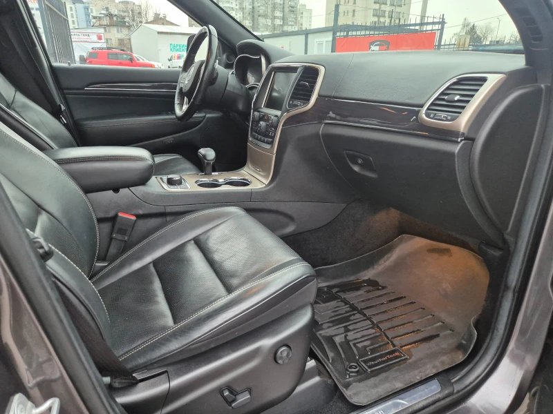 Jeep Grand cherokee OVERLAND, снимка 12 - Автомобили и джипове - 53191454