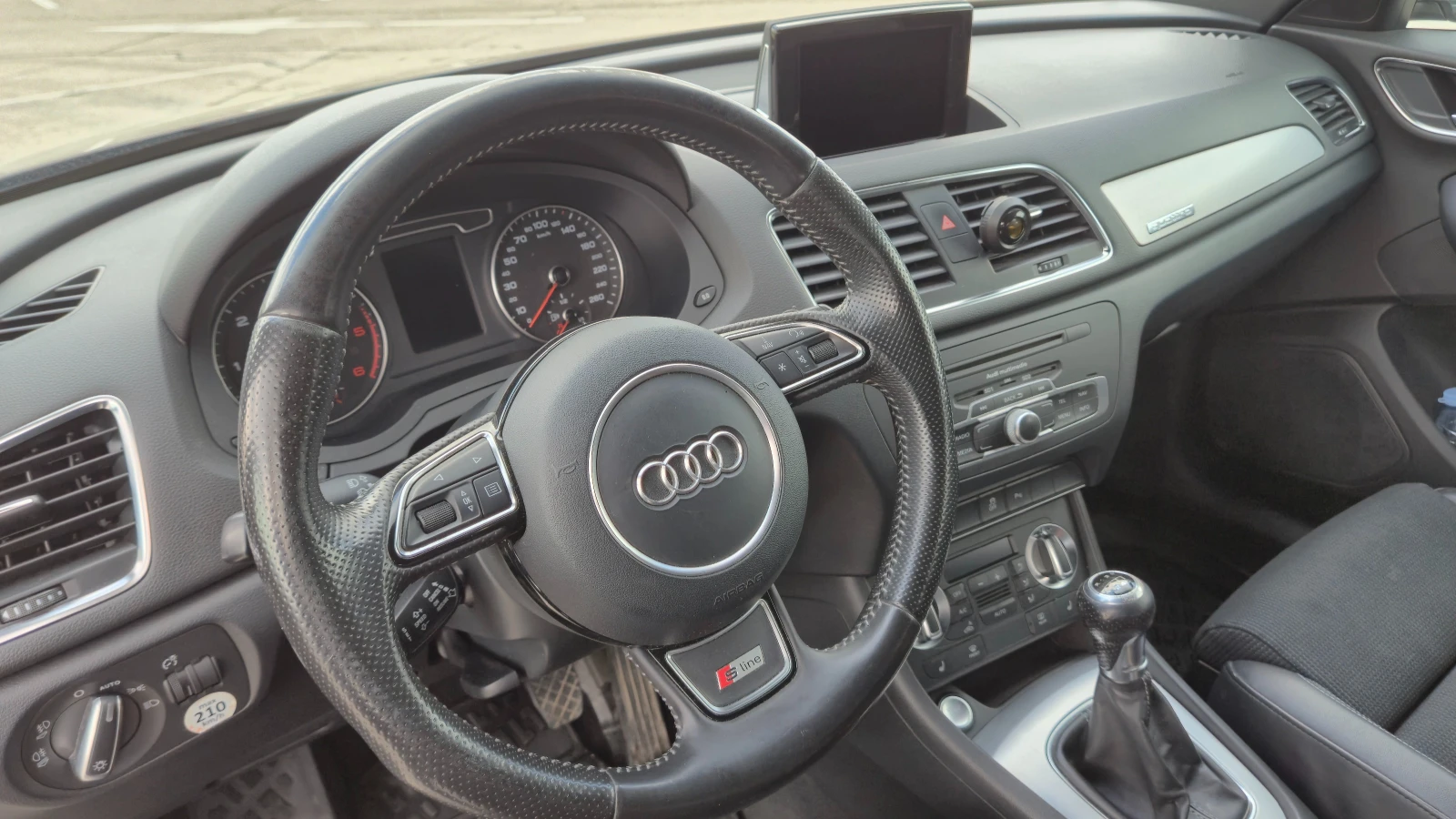 Audi Q3 S-line - изображение 3