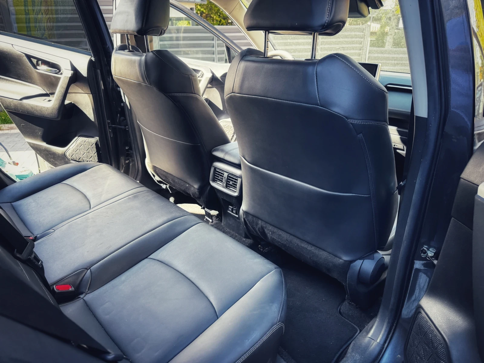Toyota Rav4 XLE Premium AWD, Distronic, Кожа, JBL Audio, LED, снимка 9 - Автомобили и джипове - 54527136