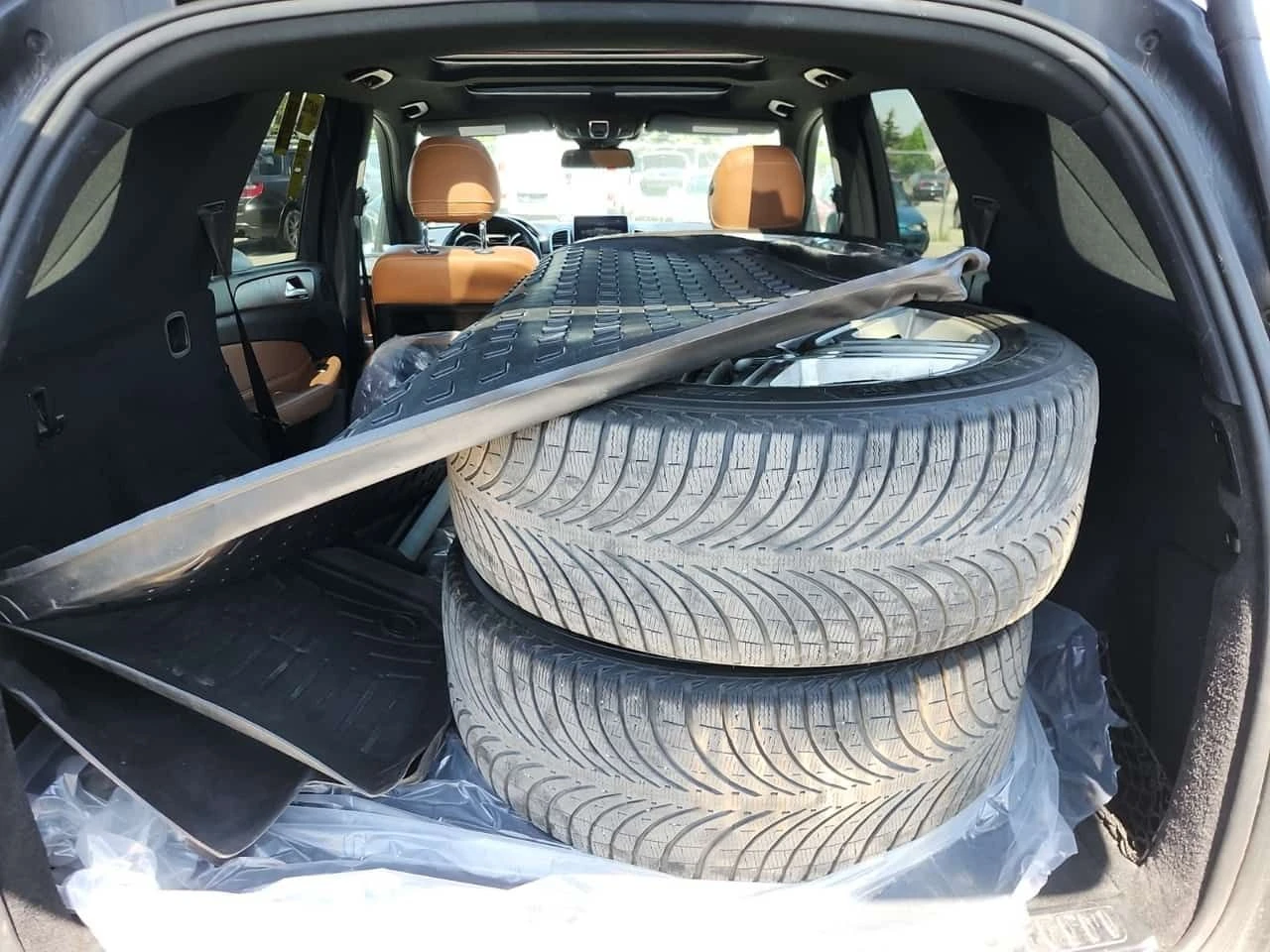 Mercedes-Benz GLE 350 D/ПАНОРАМА/360/ВТОРИ ГУМИ И ДЖАНТИ, снимка 13 - Автомобили и джипове - 54737256