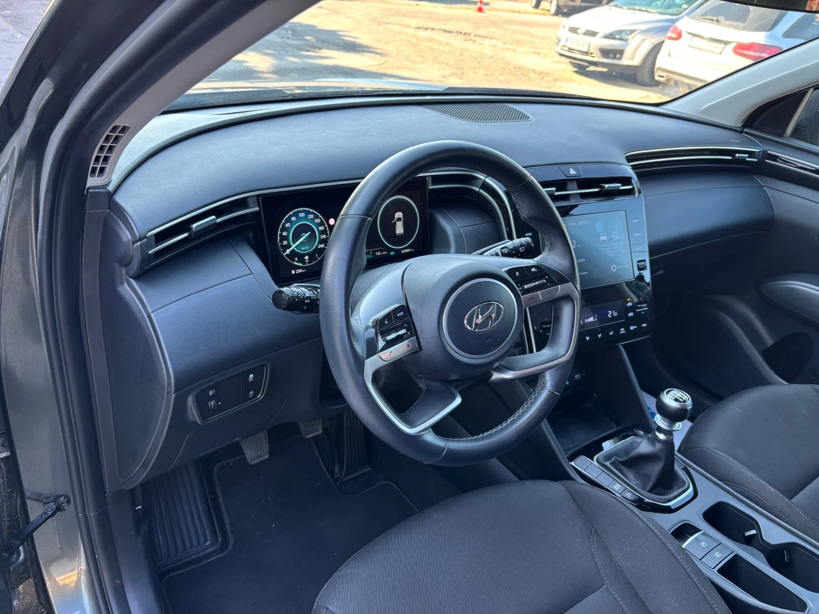 Hyundai Tucson 1, 6 crdi Xtech, снимка 11 - Автомобили и джипове - 54869693
